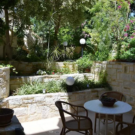 Malou Appart hôtel Kato Daratso