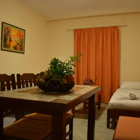 Malou Appart hôtel Kato Daratso